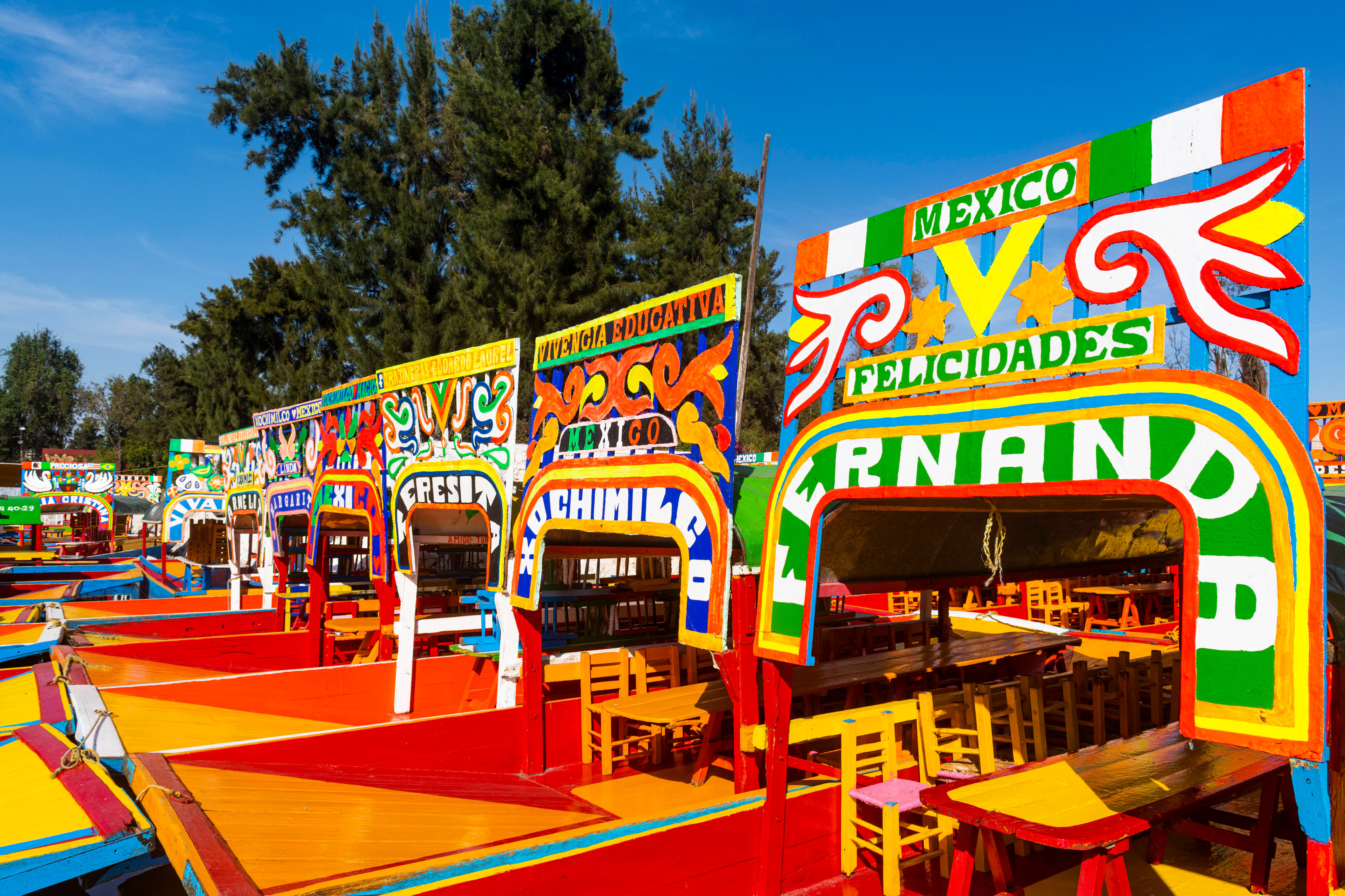 Colourful boats on the Aztec canal Xochimilco, Mexico City imago0116913469h