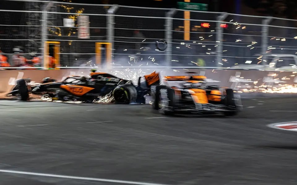 Unfall von Lando Norris GBR, McLaren F1 Team