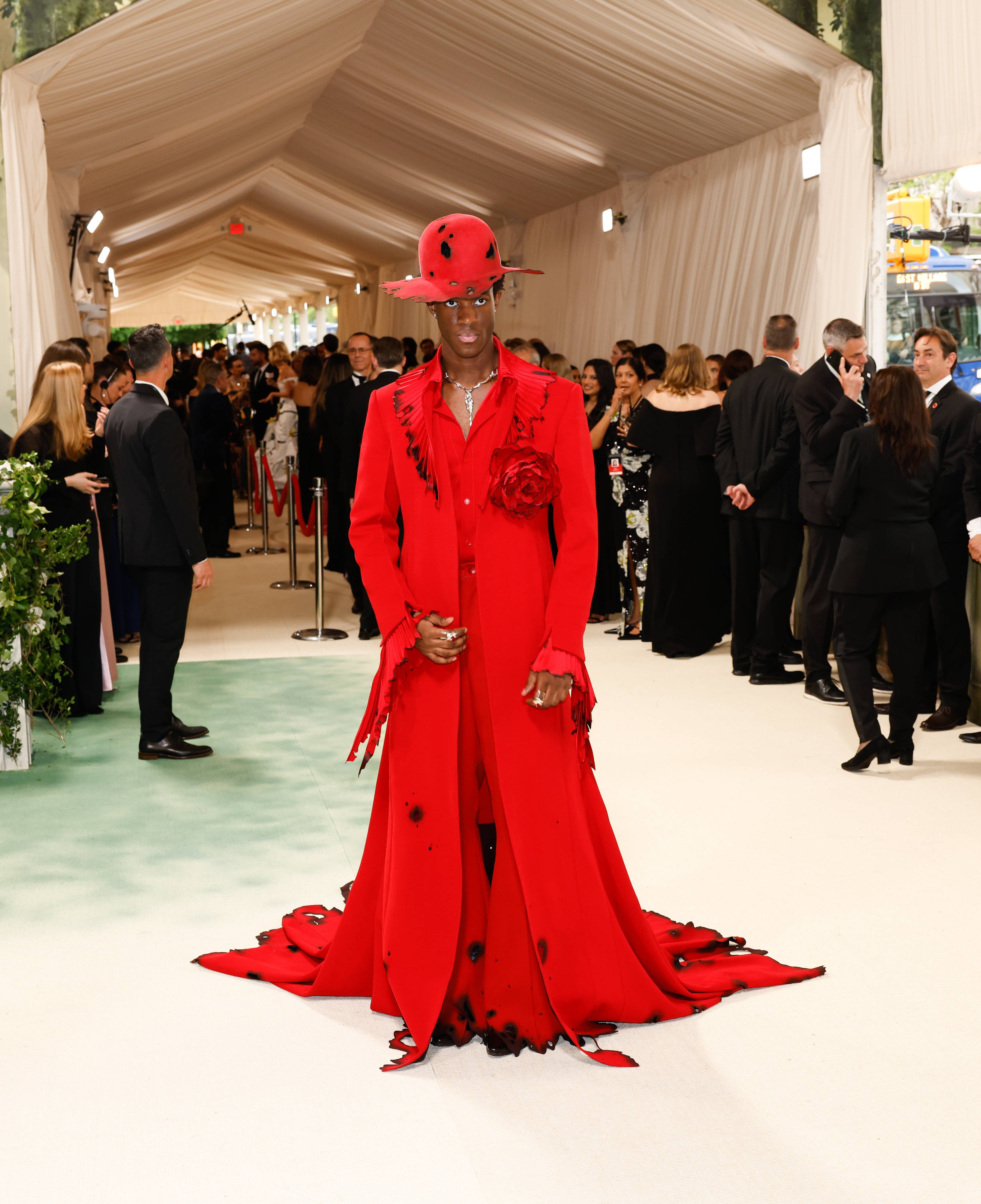 Wisdom Kaye arrives on the red carpet at the 2024 Met Gala