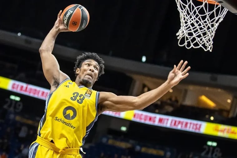 basketball-player-dunking-action-shot