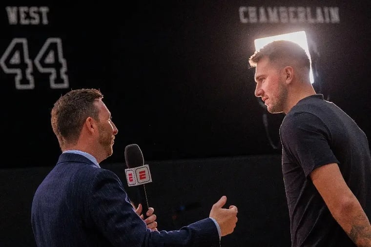 basketball-player-interview-espn-court-backdrop