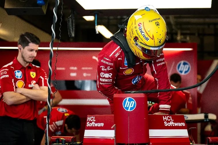 ferrari-racing-driver-pit-crew-garage