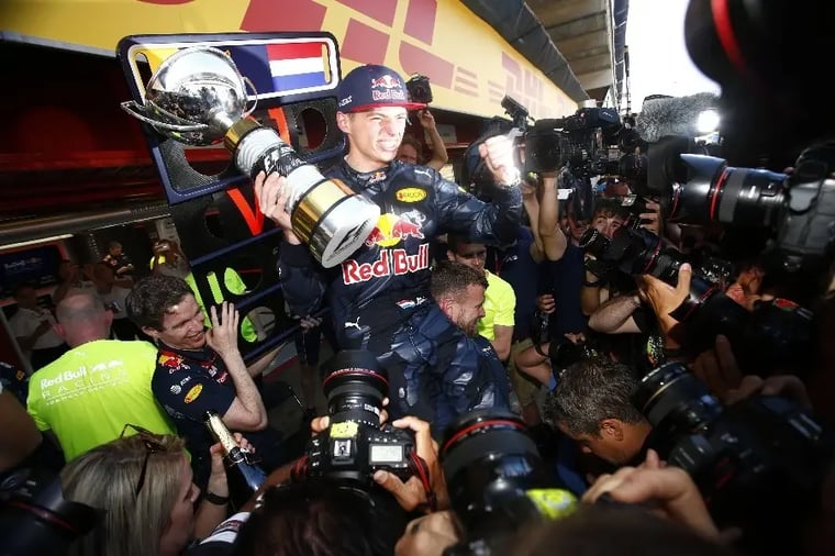 formula-1-race-winner-celebration-trophy