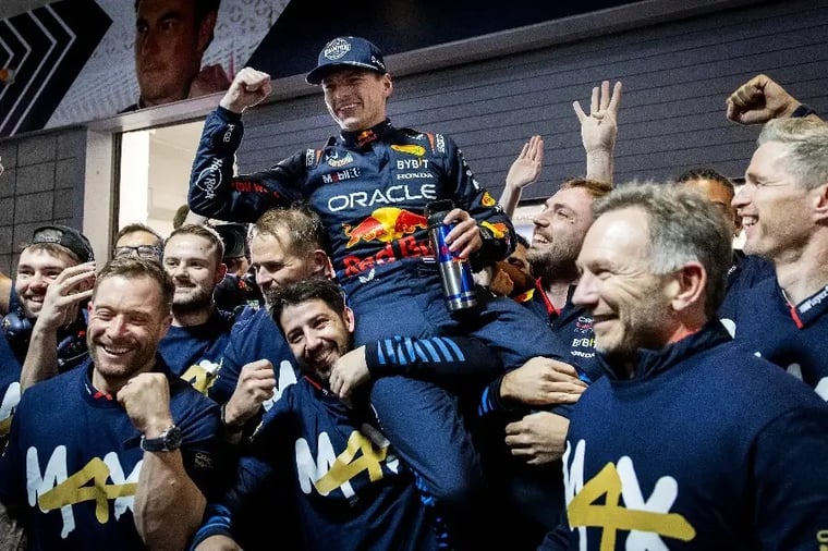 formula-one-team-celebration-victory
