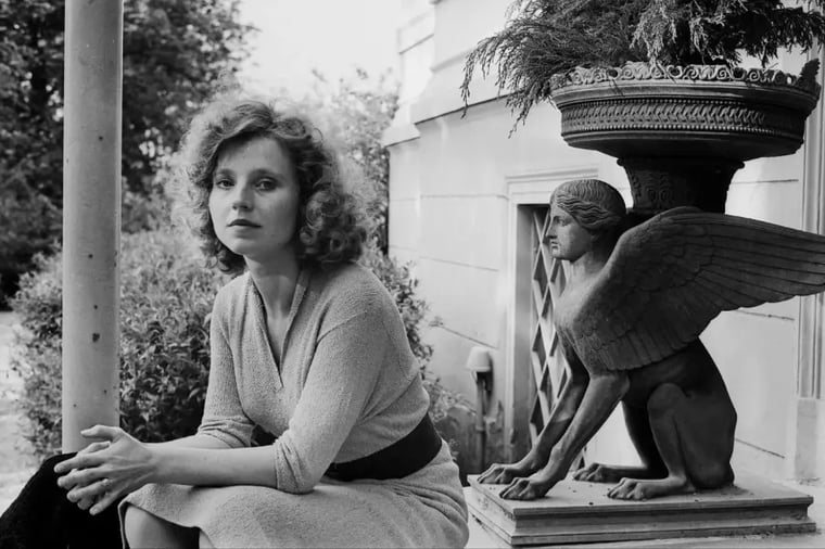 hanna-schygulla-villa-entrance-1976