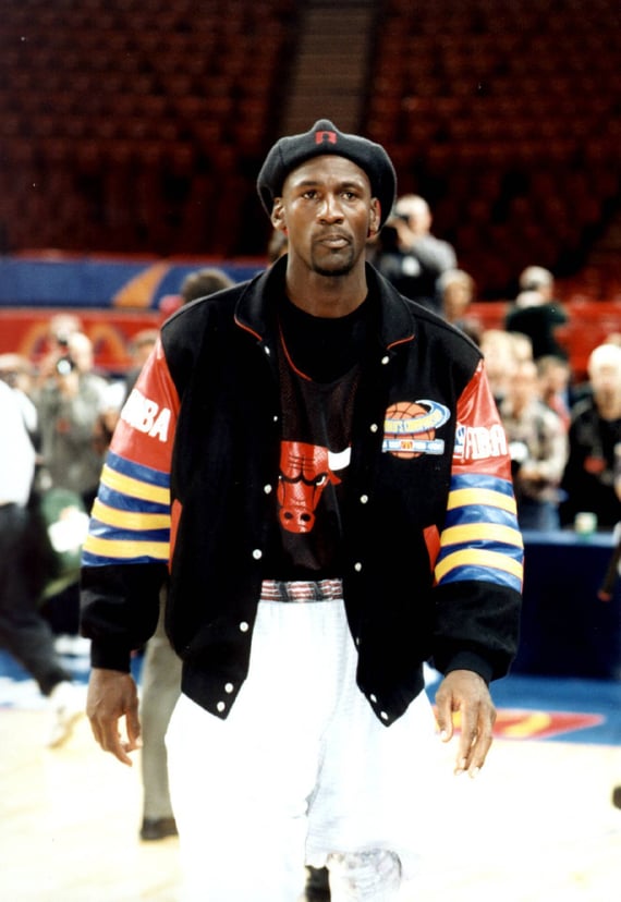 Photo of Michael Jordan in Basketball Gear, Chicago Bulls, NBA Paris.
