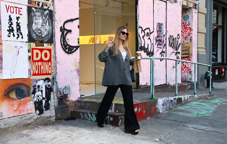 IMAGO / ABACAPRESS / Dylan Travis | Angelina Jolie leaves her Atelier Jolie in The East Village, New York City.