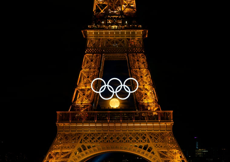 Eiffel Tower full moon Paris 2024 Olympic rings