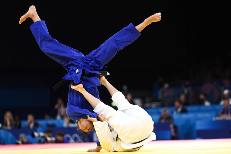 Esposito Bavuudorj women's judo Paris 2024