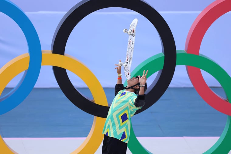 Augusto Akio celebrates bronze medal skateboard Paris 2024