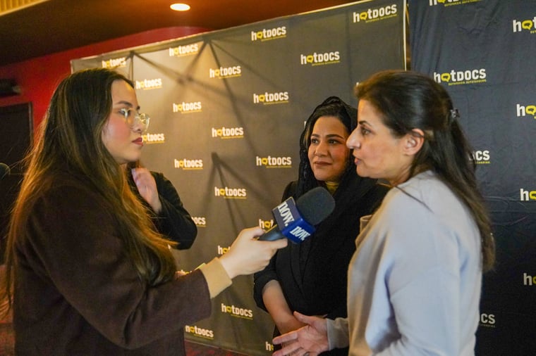 red carpet, toronto, hot docs, interview, actresses, microfon, now