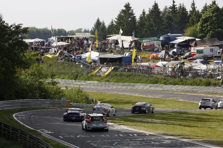 nurburgring-race-cars-spectators-camping
