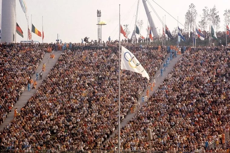 olympic-stadium-crowd-flags-ceremony