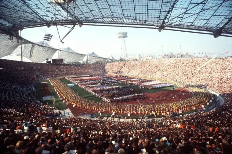 olympic-stadium-opening-ceremony-crowd