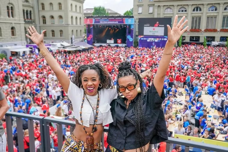 outdoor-festival-crowd-celebration-stage