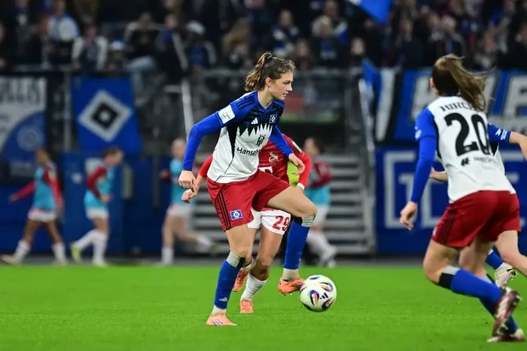 women-soccer-match-action-hamburg-stadium