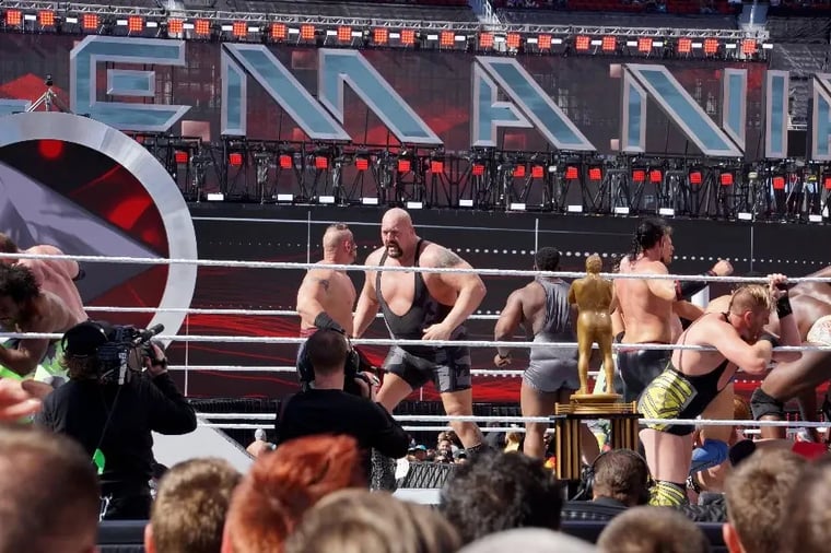 wrestling-match-ring-crowd-trophy-event